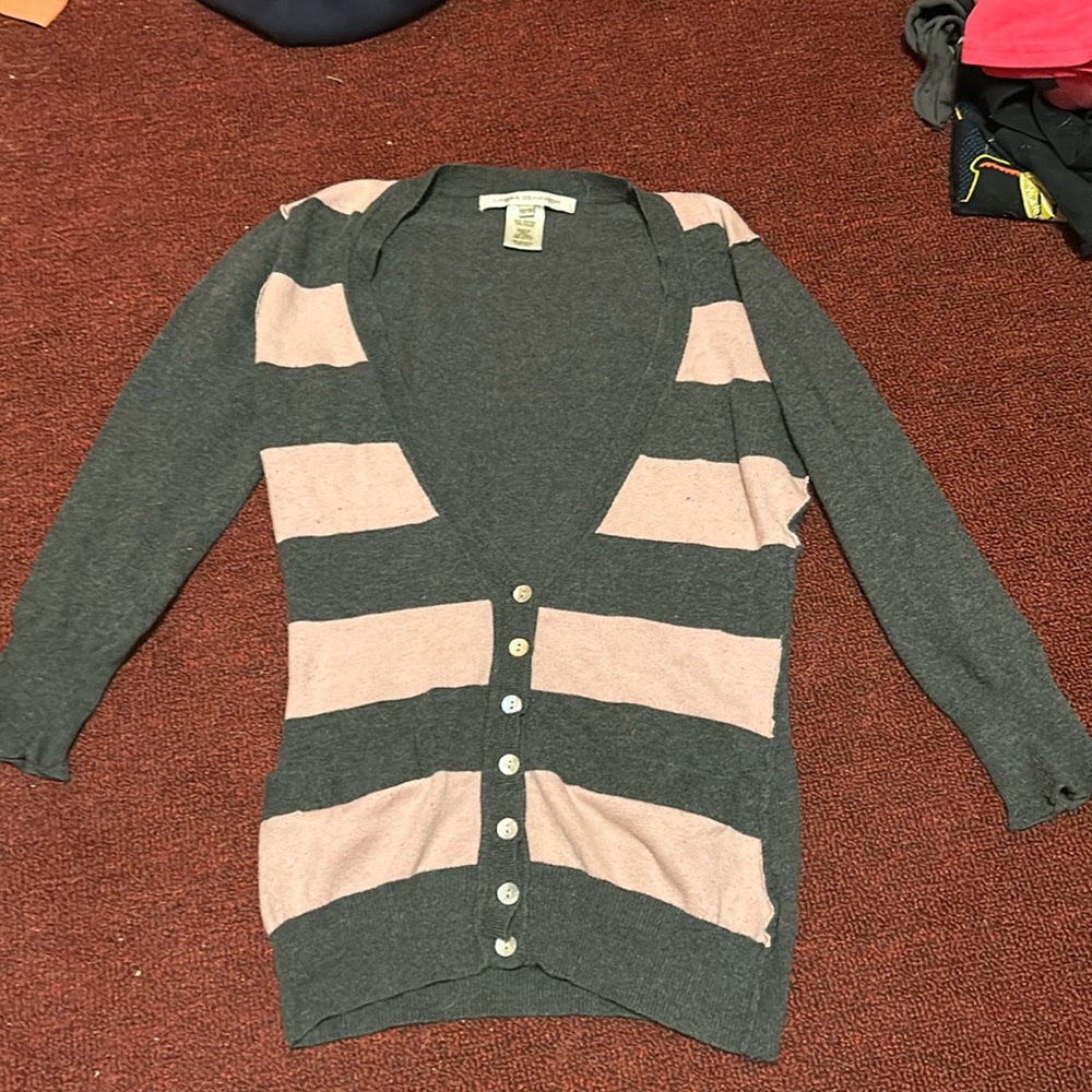 Women’s gray shirt